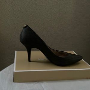 MICHAEL shoe MK-Flex mid pump